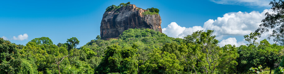 Sigiriya, Sri Lanka: Panorama des Sigiriya Rock - obrazy, fototapety, plakaty