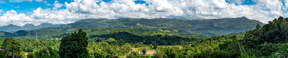 Fototapeta na wymiar Sri Lanka: Panorama der Berge im Zentralen Hochland