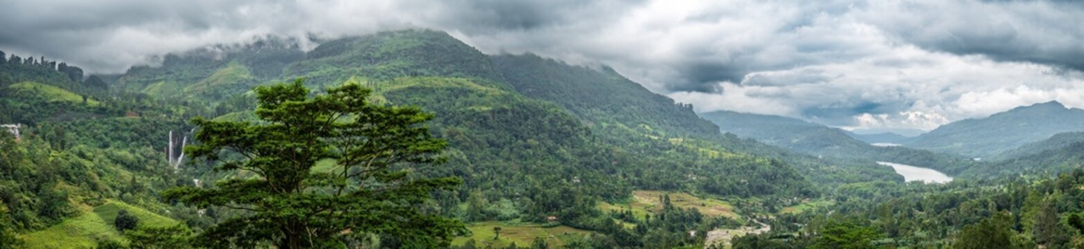 Ramboda, Sri Lanka: Panorama der Landschaft im Hochland