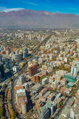 vista aérea da cidade de Santiago do Chile e as cordilheiras