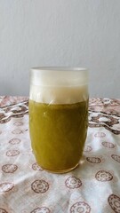 glass of green juice