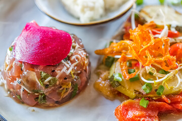 Tartare de thon et salade