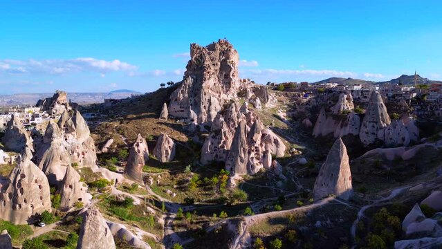 U&ccedil;hisar is a town in the Nevşehir District, Nevşehir Province in Cappadocia, Turkey. Its population is 3,555. It is 7 kilometres east of Nevşehir, 12 kilometres west of &Uuml;rg&uuml;p.