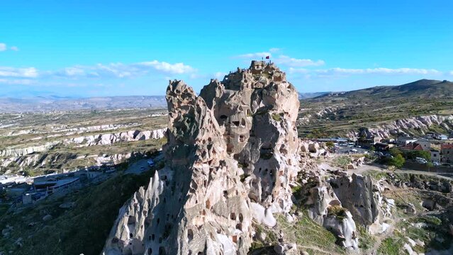 U&ccedil;hisar is a town in the Nevşehir District, Nevşehir Province in Cappadocia, Turkey. Its population is 3,555. It is 7 kilometres east of Nevşehir, 12 kilometres west of &Uuml;rg&uuml;p.