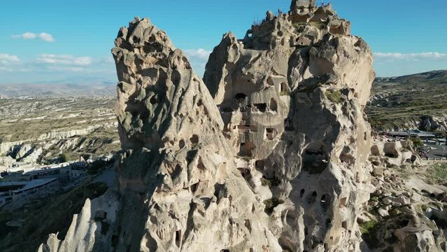 U&ccedil;hisar is a town in the Nevşehir District, Nevşehir Province in Cappadocia, Turkey. Its population is 3,555. It is 7 kilometres east of Nevşehir, 12 kilometres west of &Uuml;rg&uuml;p.
