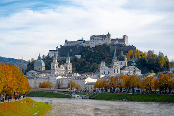 Beautiful autunm view of Salzburg skyline with Salzach river - obrazy, fototapety, plakaty