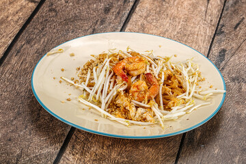 Pad thai - noodle with shrimps