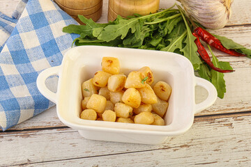 Roasted delicous scallop in the bowl