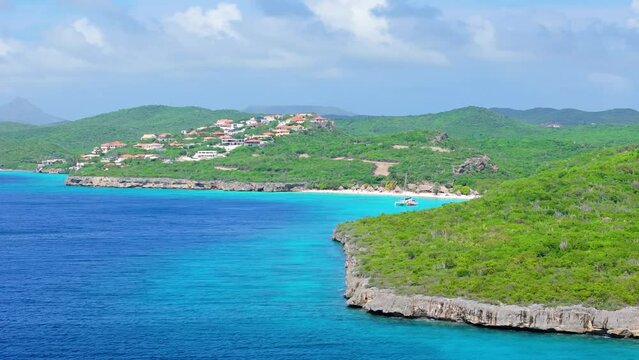 Wide angle pan to Cas abou beach and Christoffelberg, Curacao
