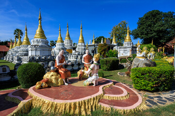 Wat Chedi Sao Lang Buddhist Temple Lampang Thailand - obrazy, fototapety, plakaty