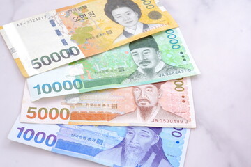 韓国の通貨、ウォンKRWの紙幣
