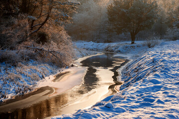 Podlaskie rzeki zimą, Nareśl, Narew, Biebrza, Polska - 696839296