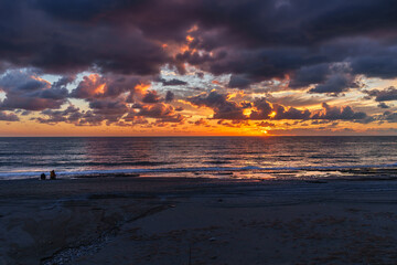 Fototapeta premium Colorful sunset over ocean