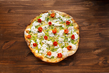 pizza, mozzarella, zucchine, pomodorini, stracciatella, forno, legna, tavolo, grezzo, venature, marrone, prospettiva, alto, pianta, in, italia, pizzeria, rotonda, tradizionale, bassa, ruota, carro, ri