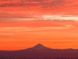 Fototapeta na wymiar Stunning Sunrise at Mt Hood in Oregon's Pacific Northwest 