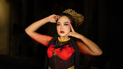 An Indonesian dancer becomes an ambassador of cultural beauty and elegance by dancing on stage