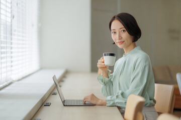 ビジネス　女性