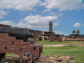 Fototapeta na wymiar Galle, Sri Lanka: Kanonen der historischen kolonialen Festung