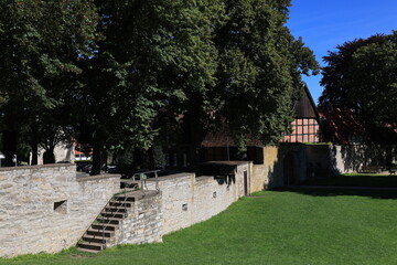 Fototapeta na wymiar Blick in das Zentrum Zentrum des Wallfahrtsortes Stromberg, einem Ortsteil der Stadt Oelde im Münsterland 