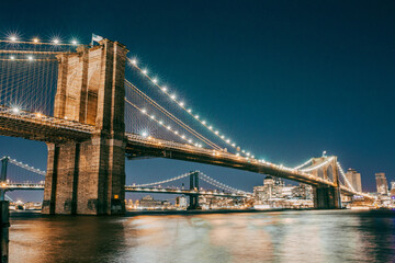 Fototapeta premium New York City Bridge at night