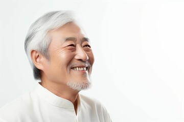 Fototapeta na wymiar 日本人の年配男性の横顔（おじいちゃん・おじいさん・祖父・アジア人・白背景・背景なし）