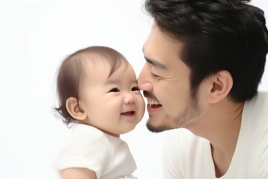 日本人の父親と赤ちゃんの横顔（家族・親子・白背景・背景なし）