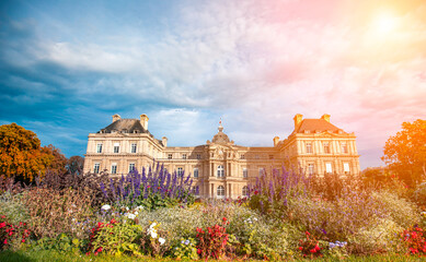 Obraz premium Beautiful and historic architecture on Paris