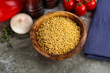 Dry ptitim heap in the bowl