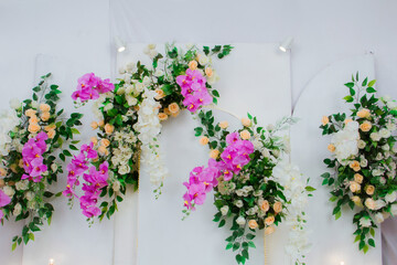 Fototapeta na wymiar flower arrangements as a backdrop for wedding celebrations in Indonesia.