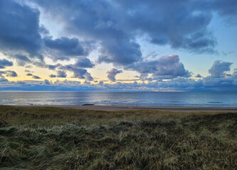 Krajobraz nadmorski, Morze Północne w Holandii Północnej. Miejscowość Callantsoog. - obrazy, fototapety, plakaty