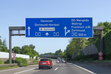 Autobahn 2, Ausfahrt A 45, Dortmund-Mengede in Richtung HannoverAutobahn 2, Ausfahrt A 45,...