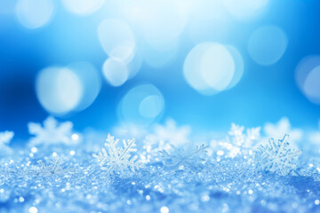 Fondo azul desenfocado con copos de nieve vistos de cerca con formas y siluetas perfectas y hermosas.