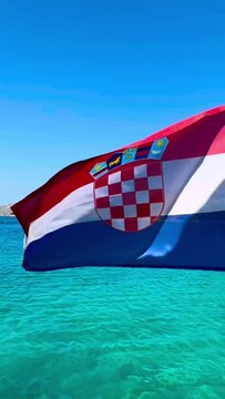 Bandera Chorwacji na morzu