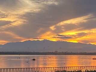 sunset on the lake © Capturando momentos 