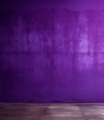 Fotografia de estancia con suelo de madera, pared de color purpura intenso y difuminado de luz
