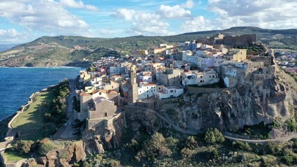 survol de la Sardaigne en Italie vers Castelsardo	
