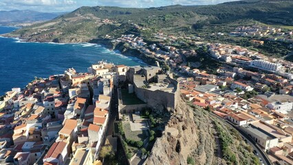 survol de la Sardaigne en Italie vers Castelsardo	