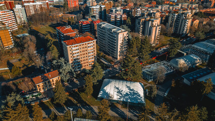 Obraz premium Cityscape from above. Vista dal drone di San Donato Milanese, Provincia di Milano, Italia, Lombardia. Drone photo of an Italian city. Dicembre 2023