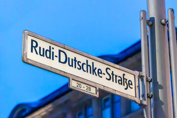 Rudi-Dutschke-Straße in Berlin Kreuzberg am früheren Grenzübergang Checkpoint Charlie,...