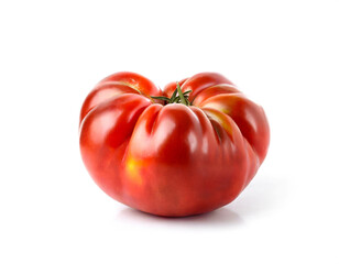 Ochsenherz tomate isoliert auf wei&szlig;em Hintergrund, Freisteller