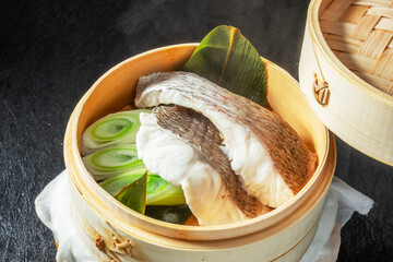 和食　鯛の蒸し料理　Japanese food. Steamed sea bream