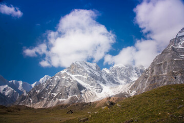 Fototapeta na wymiar INDIAN mountains in the mountains