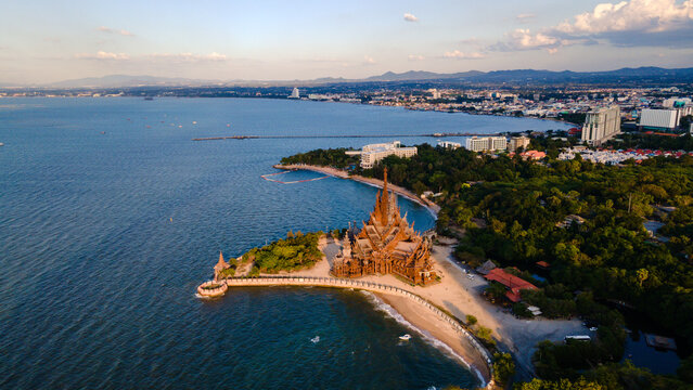 PATTAYA – CORAL ISLAND