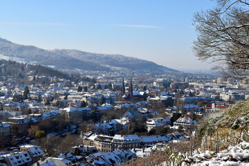 Schnee und Sonne in Freiburg