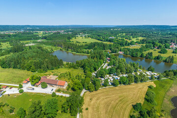 Die Naherholungsregion am Hubersee bei Penzberg von oben