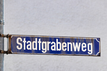 Obraz premium Schild kennzeichnet Stadtgraben
