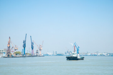 Fototapeta premium Yangpu District, Shanghai - urban scenery on both sides of the Huangpu River