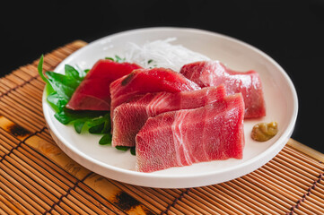 本マグロの刺し身