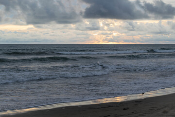 Atardecer en playa Las Lajas en Panama 