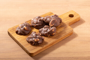 ピーナッツチョコ